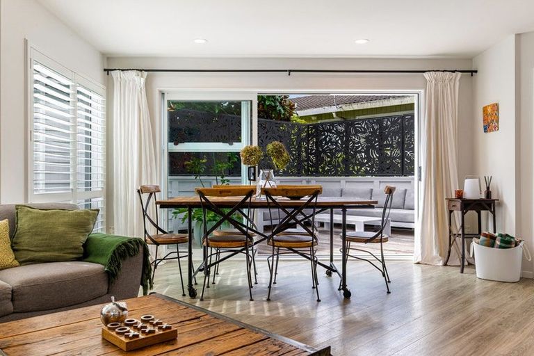 Photo of property in 1/11 Campbell Road, Takapuna, Auckland, 0622