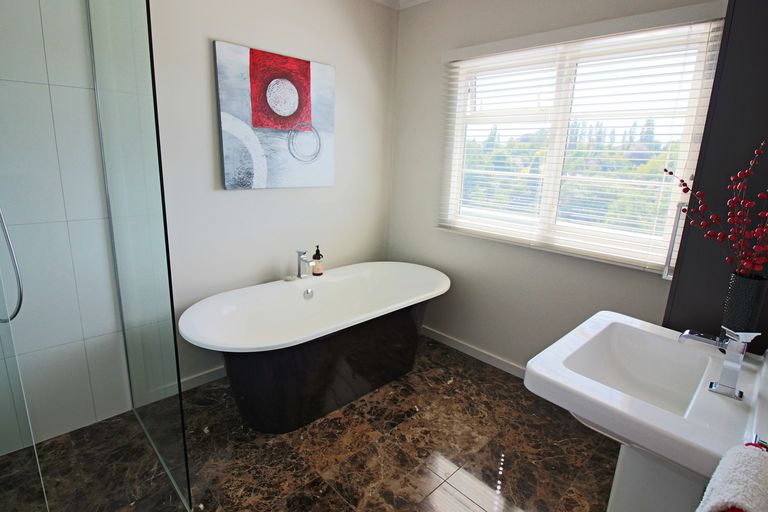 Photo of property in 1212 Victoria Street, Whitiora, Hamilton, 3200