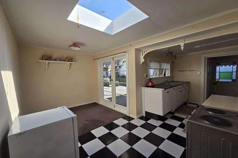 Photo of property in 2 Chaucer Road, Hospital Hill, Napier, 4110