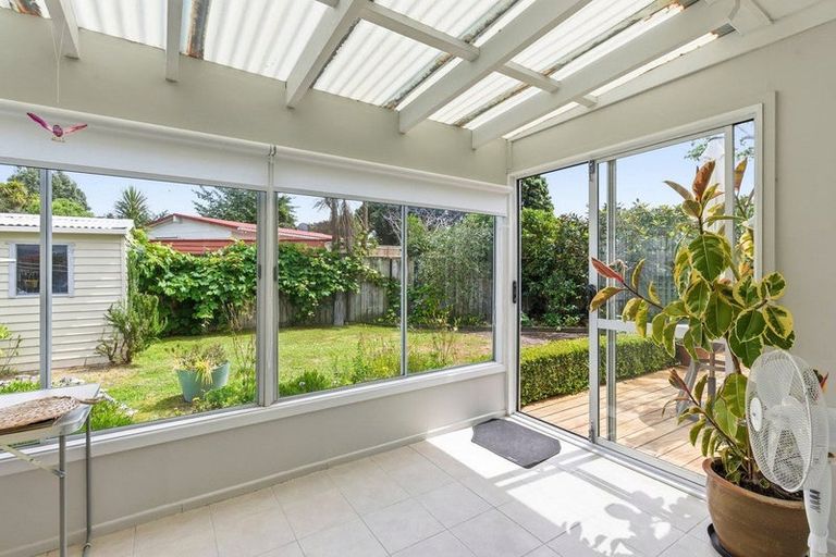 Photo of property in 17 Walton Road, Paraparaumu Beach, Paraparaumu, 5032