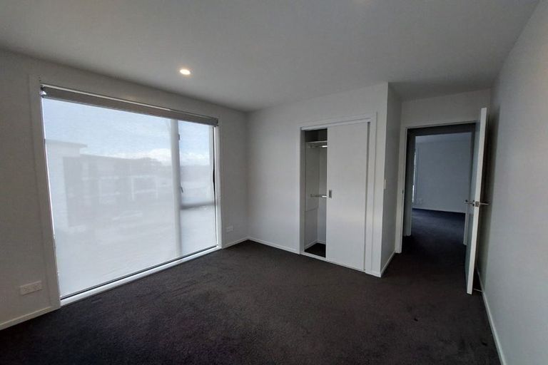 Photo of property in 1/1 Fruitvale Road, New Lynn, Auckland, 0600