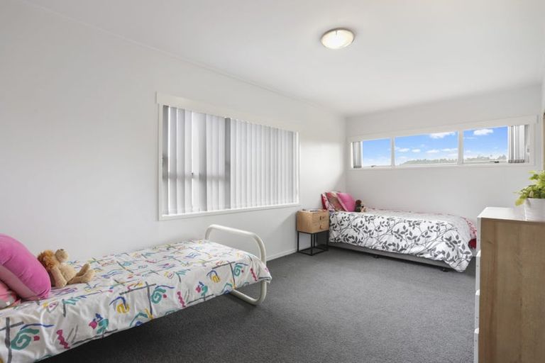 Photo of property in 6 Taioma Crescent, Te Atatu Peninsula, Auckland, 0610