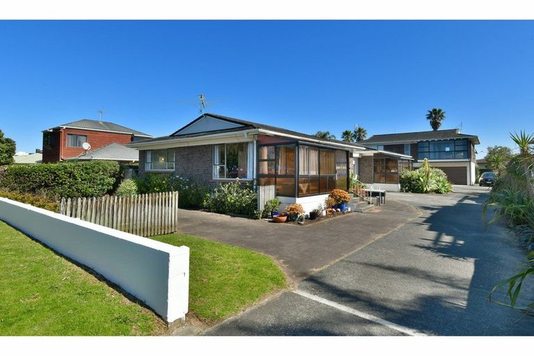 Photo of property in 1/262 Hibiscus Coast Highway, Orewa, 0931