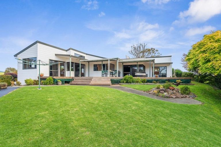 Photo of property in 14 Wade Place, Welcome Bay, Tauranga, 3175