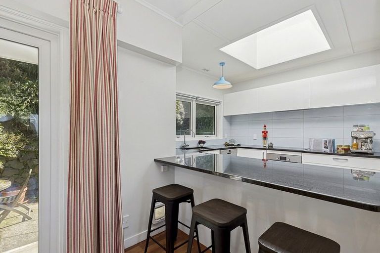 Photo of property in 3 Puketiro Avenue, Northland, Wellington, 6012