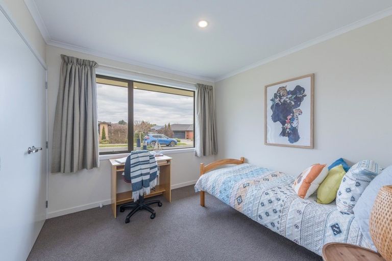 Photo of property in 2 Melfield Place, Richmond, 7020