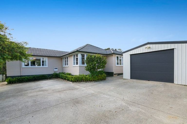 Photo of property in 22 Makiri Street, Helensville, 0800