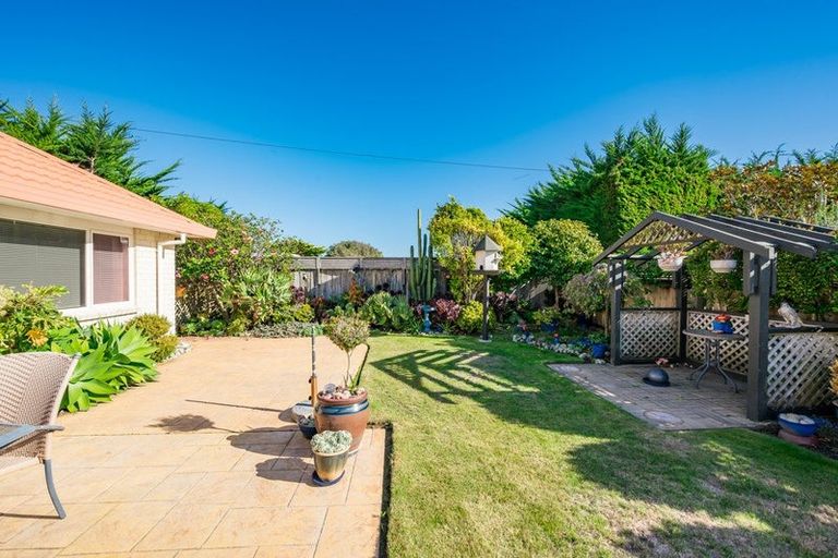 Photo of property in 28 Beach Haven Place, Paraparaumu Beach, Paraparaumu, 5032