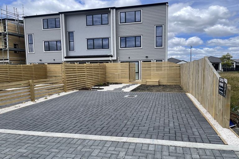 Photo of property in 17 Auranga Drive, Karaka, Papakura, 2113