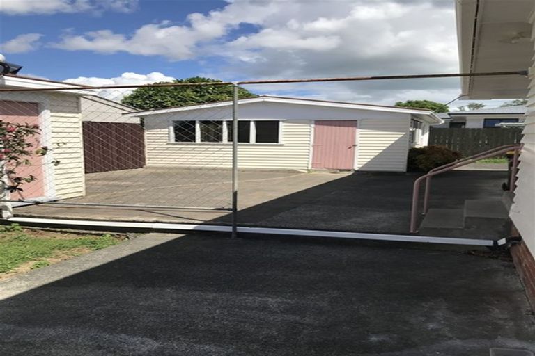 Photo of property in 16 Hooks Road, Manurewa, Auckland, 2102