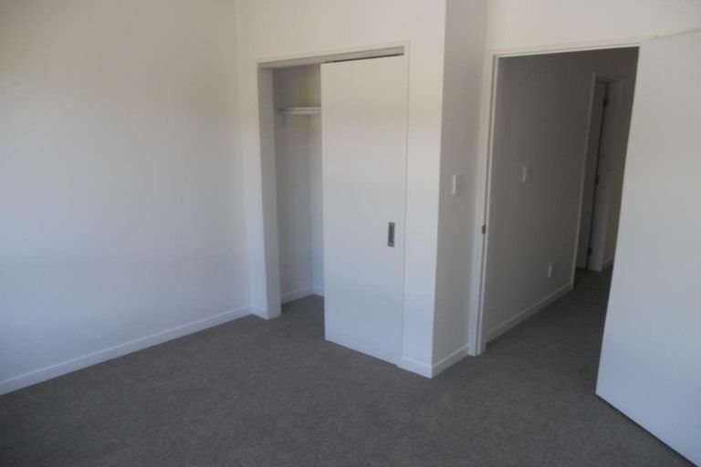 Photo of property in 7u2 Handyside Street, Tawa, Wellington, 5028