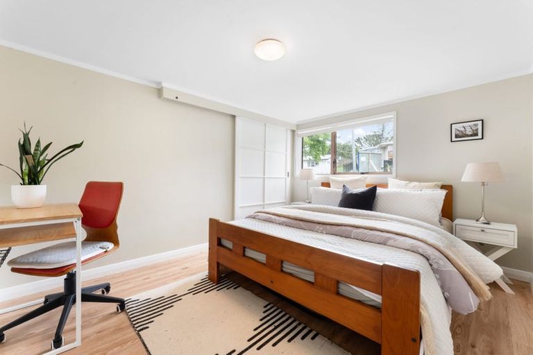 Photo of property in 9 Bowman Road, Forrest Hill, Auckland, 0620