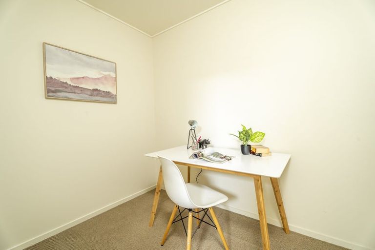 Photo of property in 5/9 Broderick Road, Johnsonville, Wellington, 6037