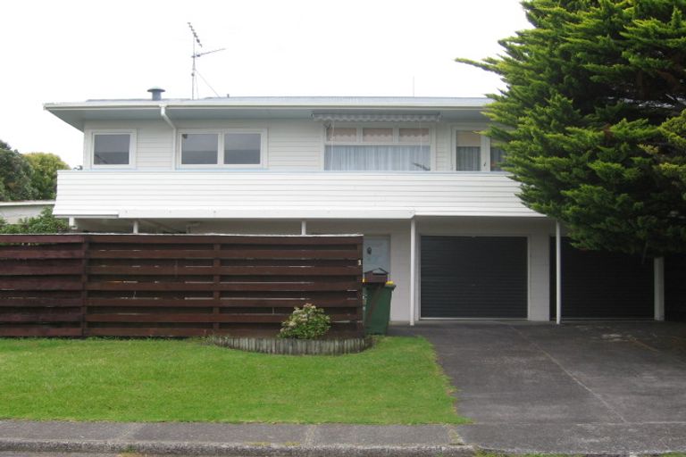Photo of property in 1 Lenihan Street, Northcote, Auckland, 0627