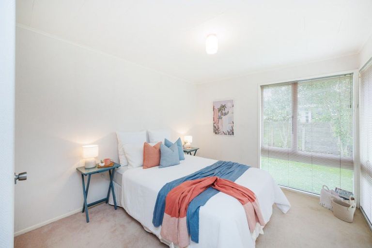 Photo of property in 17 Chilton Grove, Hokowhitu, Palmerston North, 4410