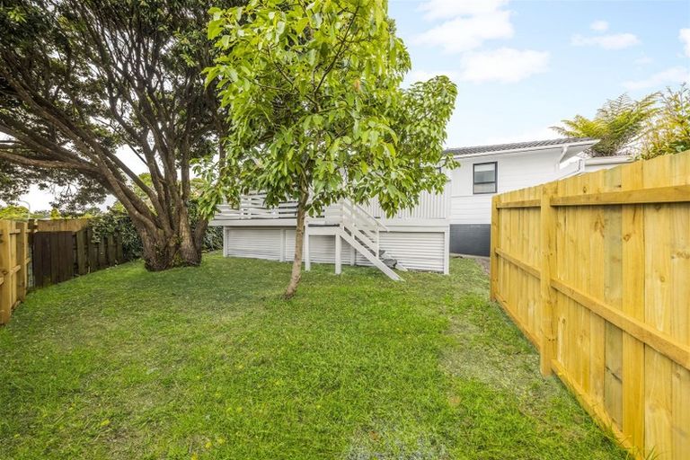 Photo of property in 2/1 Carter Place, Manurewa, Auckland, 2102