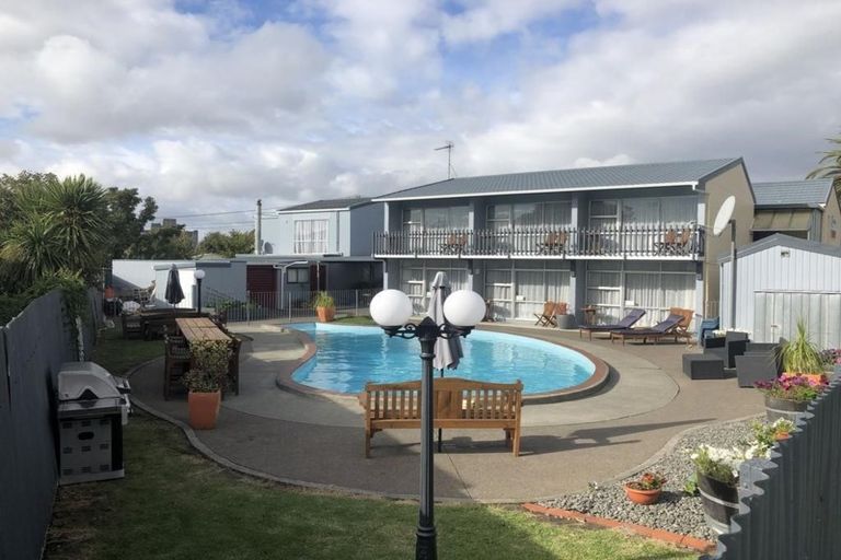 Photo of property in 1 Hurworth Place, College Estate, Whanganui, 4500