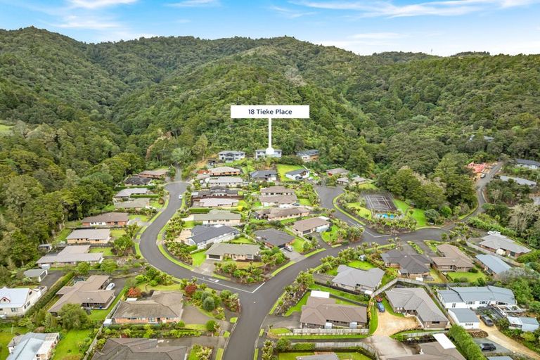 Photo of property in 18 Tieke Place, Horahora, Whangarei, 0110