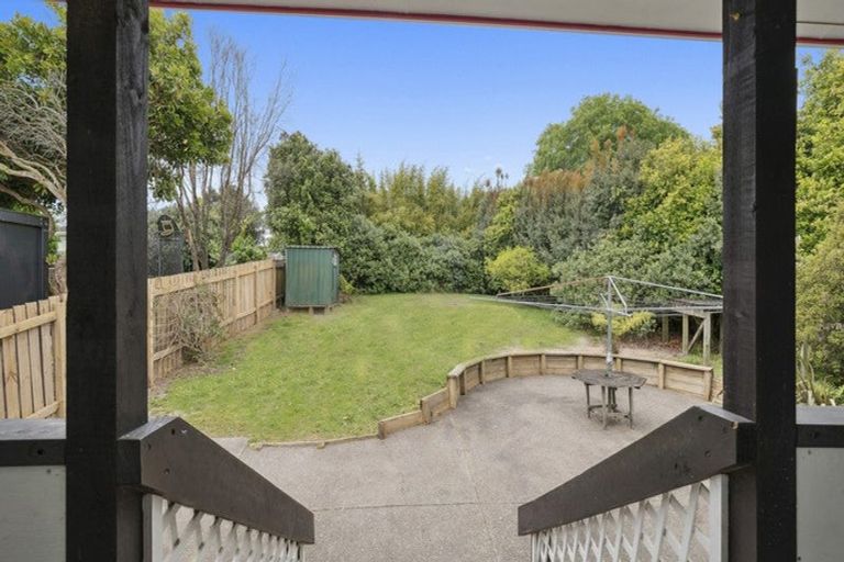 Photo of property in 22 Claverdon Drive, Massey, Auckland, 0614