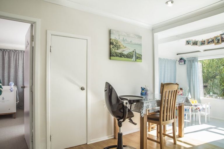 Photo of property in 43 Strid Road, Te Atatu South, Auckland, 0610