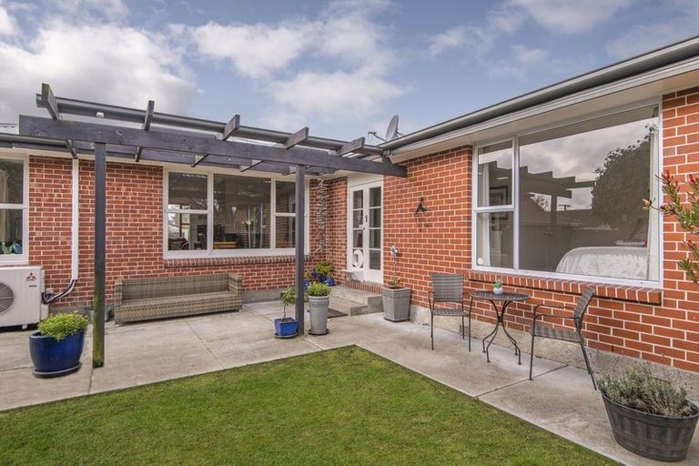 Photo of property in 11 Croziers Road, St Albans, Christchurch, 8052