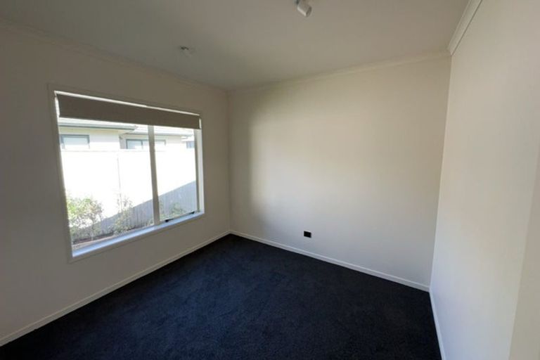 Photo of property in 36 Glencalder Place, Wattle Downs, Auckland, 2103