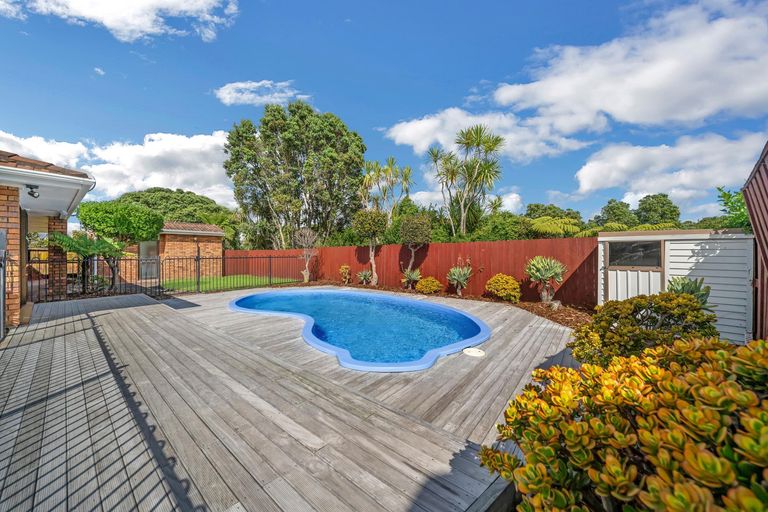 Photo of property in 16 Westholm Way, Pahurehure, Papakura, 2113