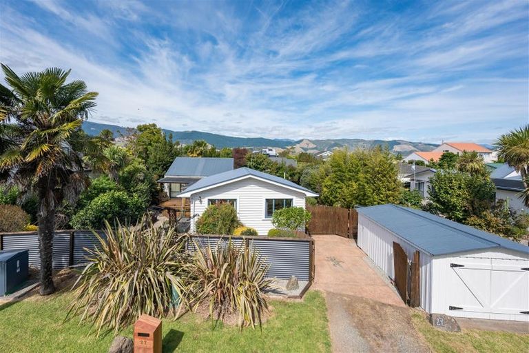 Photo of property in 27 Martin Street, Monaco, Nelson, 7011