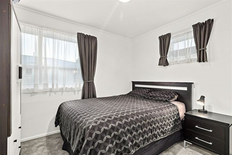 Photo of property in 22 Helena Street, Massey, Auckland, 0614