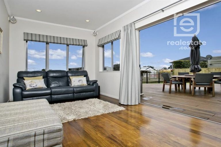 Photo of property in 11a Maleme Avenue, Belmont, Auckland, 0622
