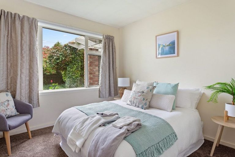 Photo of property in 180 Avonhead Road, Avonhead, Christchurch, 8042