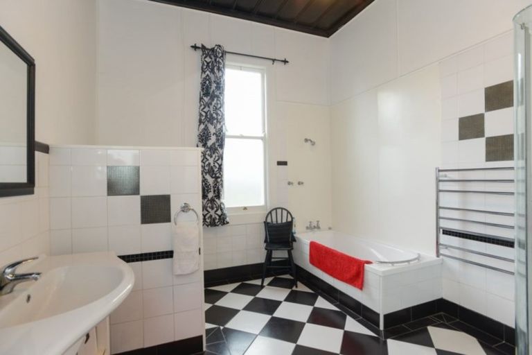 Photo of property in 2 Henderson Street, Otane, 4202