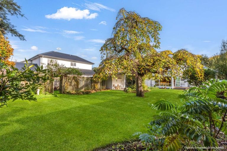 Photo of property in 6 Awatea Terrace, Hokowhitu, Palmerston North, 4410