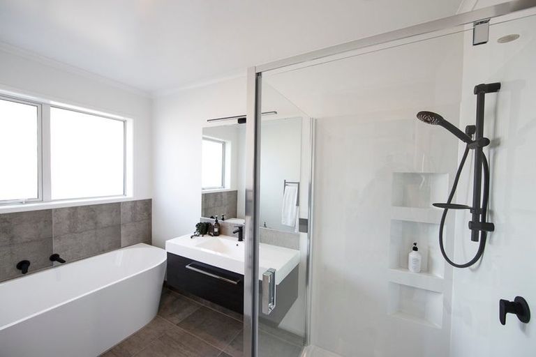 Photo of property in 1 Tremaine Avenue, Two Mile Bay, Taupo, 3330