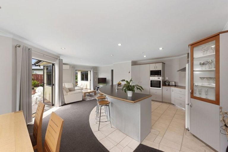 Photo of property in 53 Saint James Drive, Huntington, Hamilton, 3210