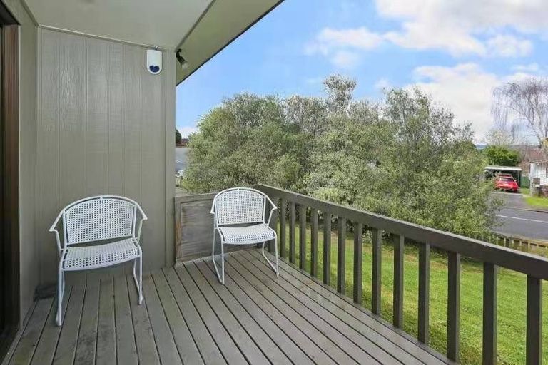 Photo of property in 20 Rehia Road, Massey, Auckland, 0614