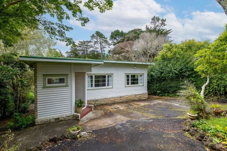 Photo of property in 15 Fairmount Road, Titirangi, Auckland, 0604