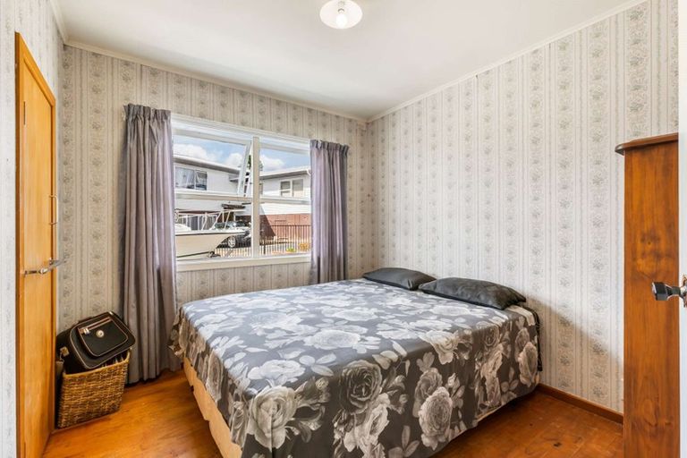 Photo of property in 26 Kaikoura Street, Henderson, Auckland, 0612