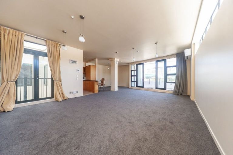 Photo of property in Endeavour Apartments, 125u8 Thorndon Quay, Pipitea, Wellington, 6011