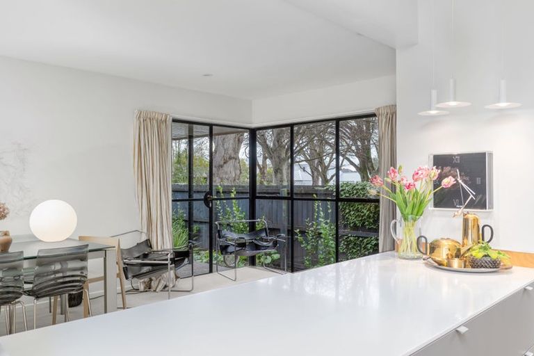 Photo of property in 155 Fendalton Road, Fendalton, Christchurch, 8041