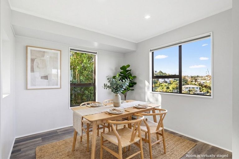 Photo of property in 27b Cheltenham Terrace, Newlands, Wellington, 6037