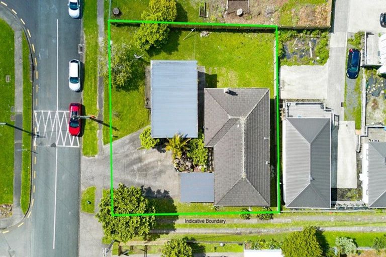 Photo of property in 19 Lynwood Road, New Lynn, Auckland, 0600