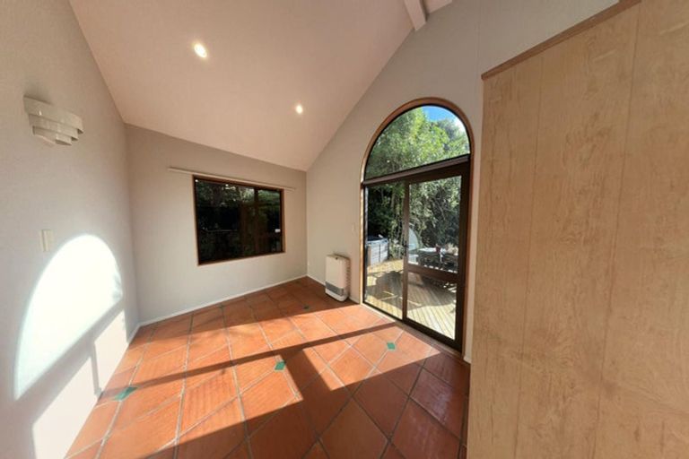 Photo of property in 24 Manu Grove, Waikanae, 5036