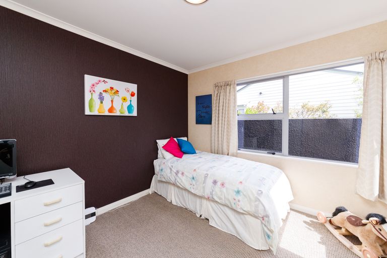 Photo of property in 19 Karina Terrace, Roslyn, Palmerston North, 4414