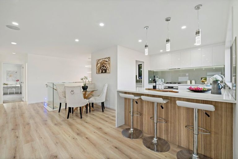 Photo of property in 11 Tawapou Close, Massey, 0614