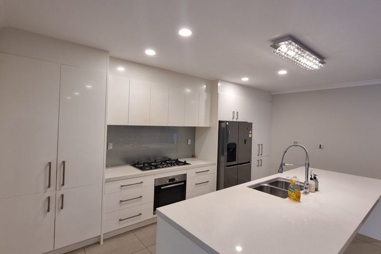 Photo of property in 4 Bruckless Drive, Flat Bush, Auckland, 2019