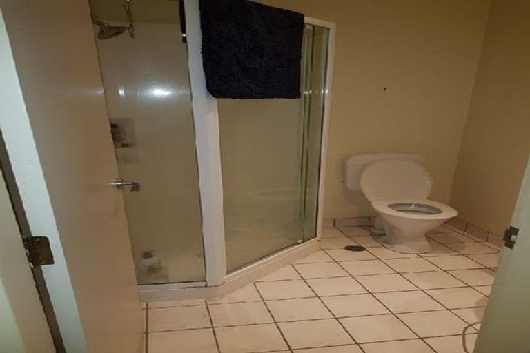 Photo of property in 2c/5 Kent Terrace, Mount Victoria, Wellington, 6011