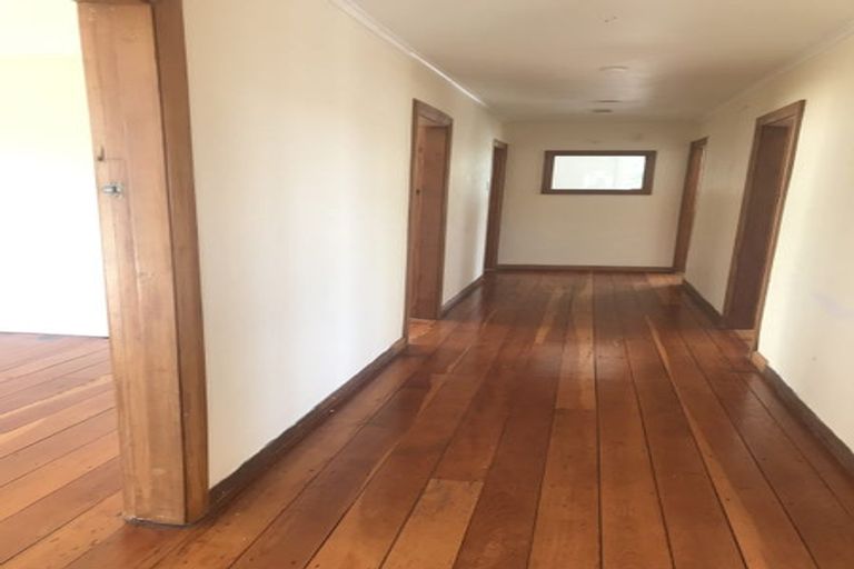 Photo of property in 37 Ara Paiwhenua, Tawa, Wellington, 5028