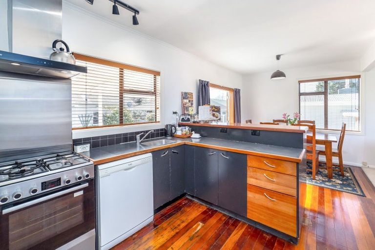 Photo of property in 52 Kempton Street, Greytown, 5712