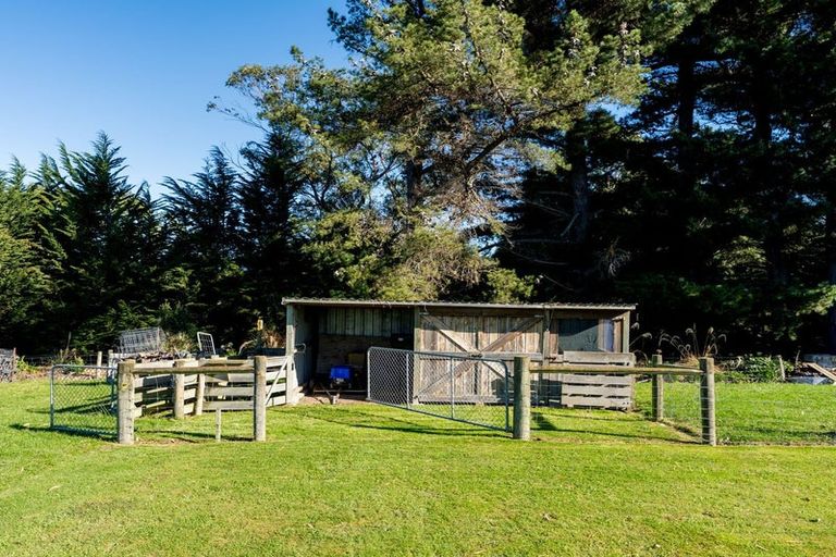 Photo of property in 27 Green Island Bush Road, Blackhead, Dunedin, 9076
